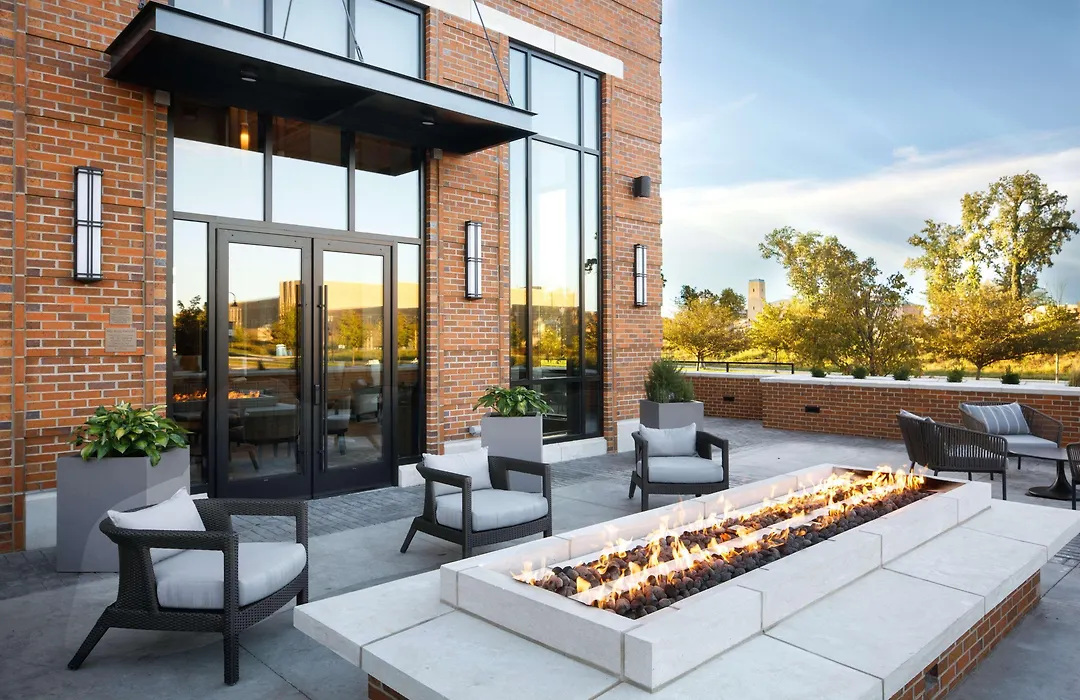 Embassy Suites By Hilton South Bend-1