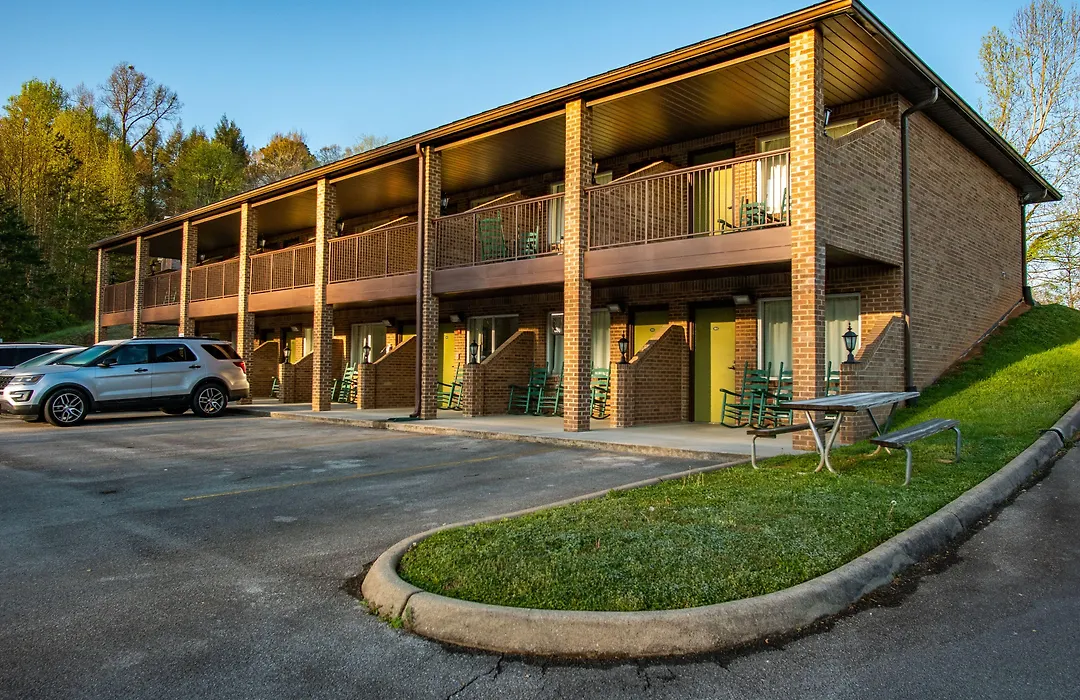 Townsend River Breeze Inn-1