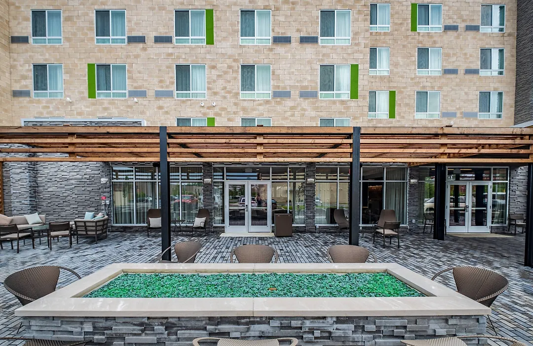 Courtyard By Marriott Toledo West-1