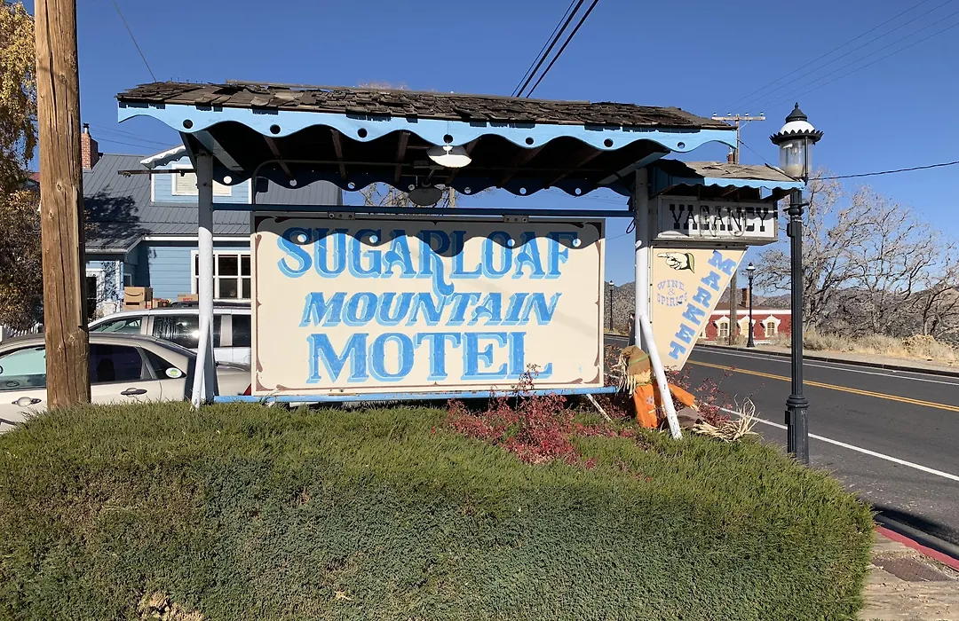 Sugarloaf Mountain Motel-1