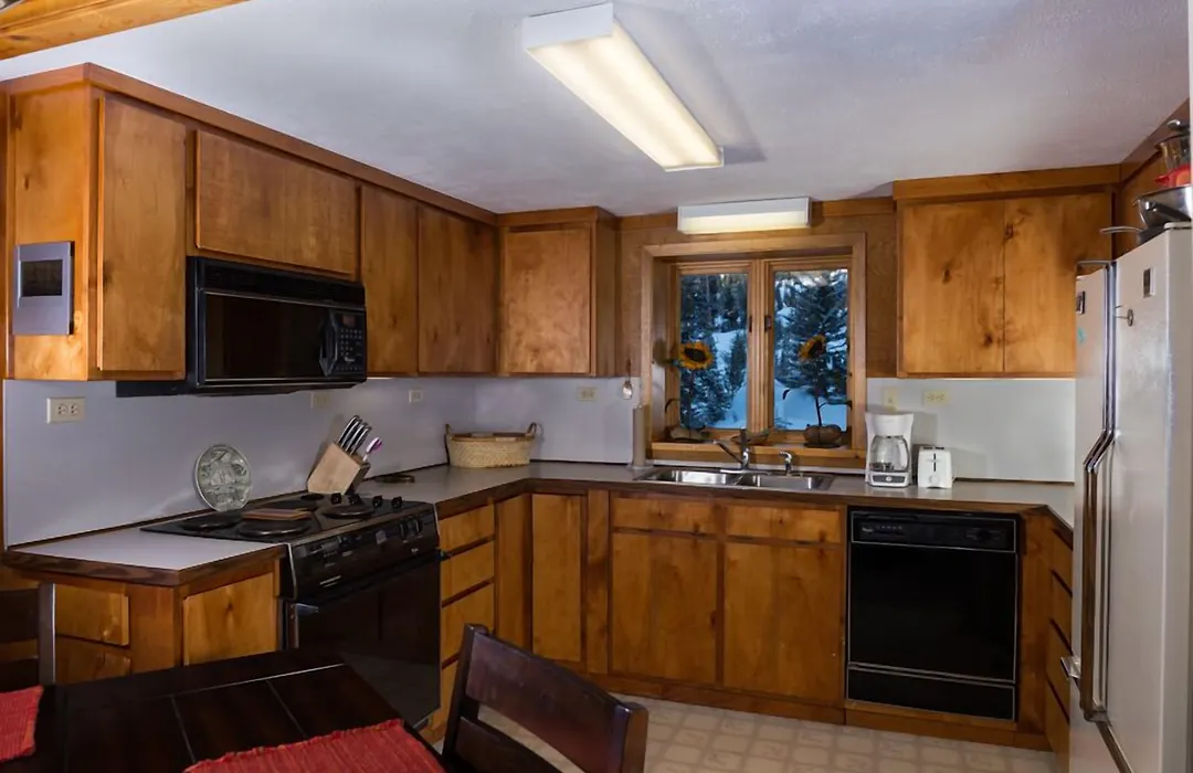 Silver Gate Lodging-1