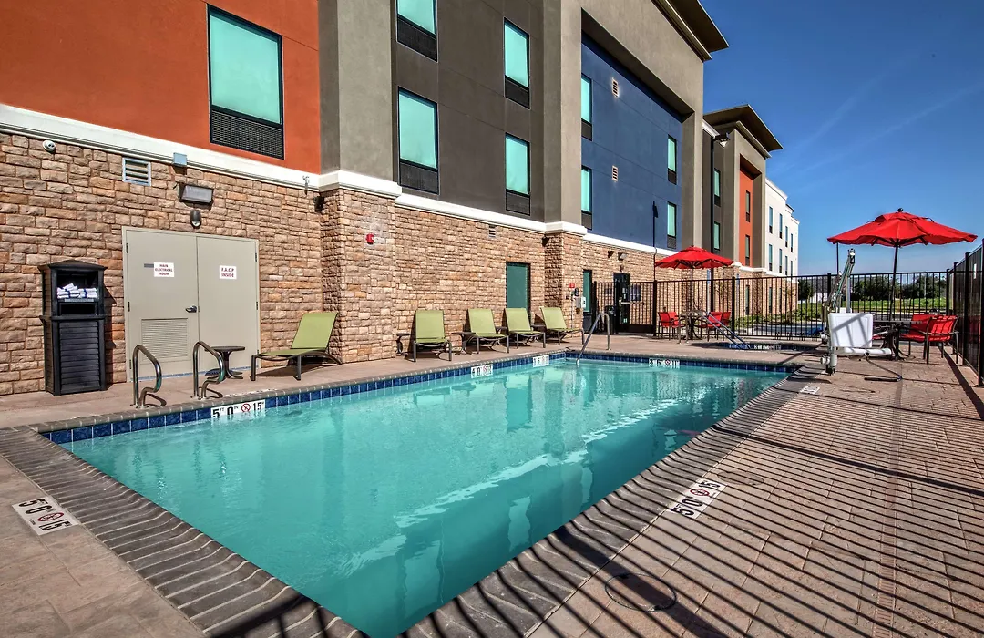Hampton Inn Fresno Airport-1
