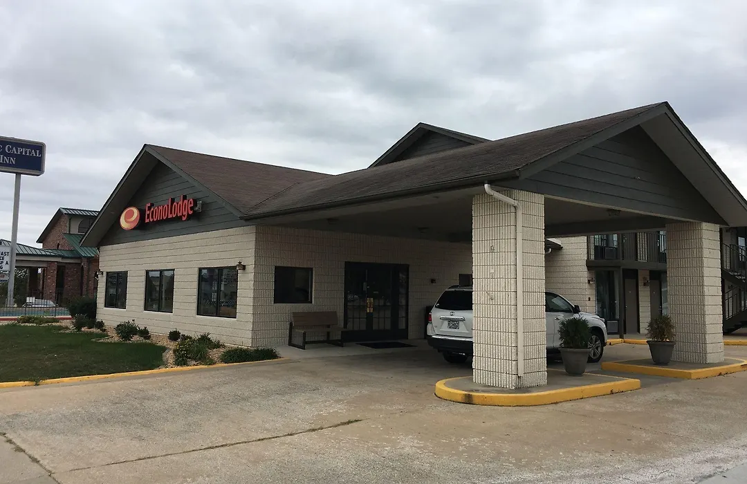 Econo Lodge Inn & Suites Branson Shepherd Of The Hills Expy-1