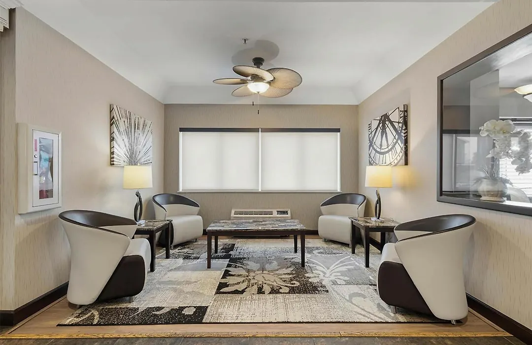 Best Western Crown Inn & Suites - Batavia-1