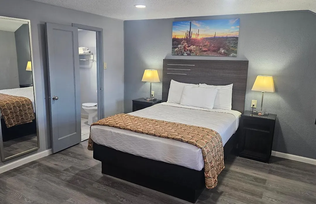 Travelers Inn-1