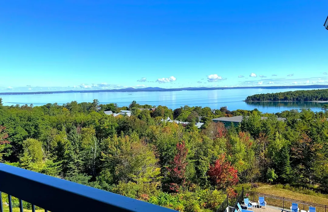 Atlantic Eyrie Lodge-1