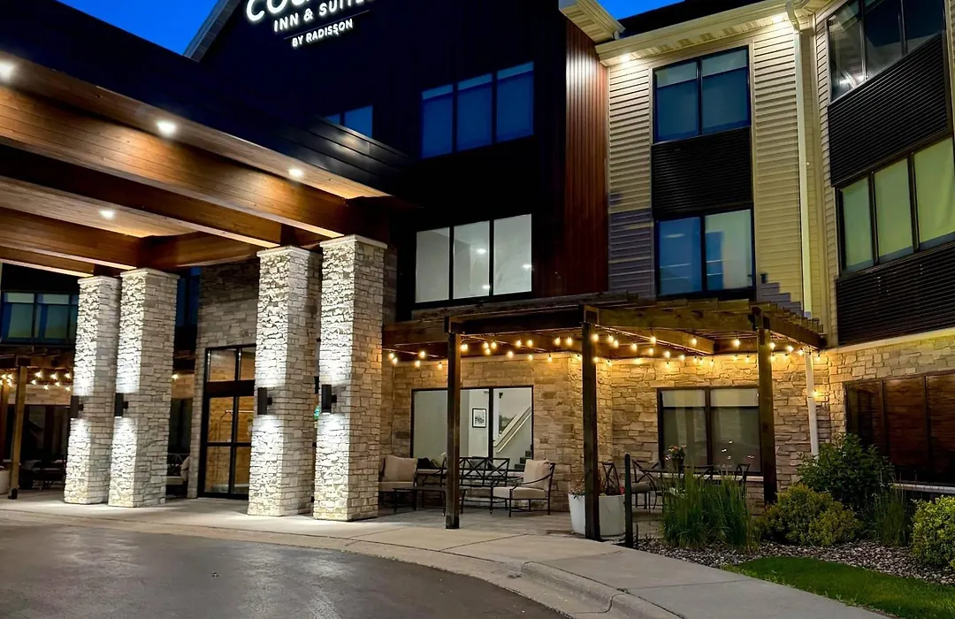 Country Inn & Suites By Radisson, Appleton Airport - Fox River Mall Area-1
