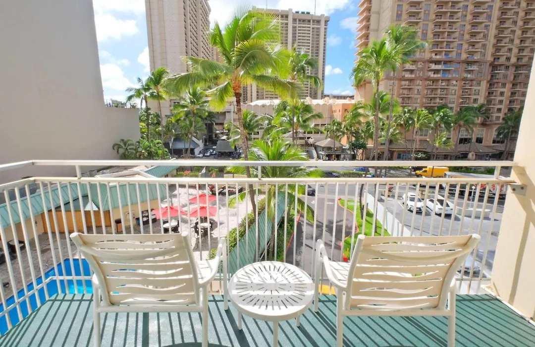 Ramada Plaza By Wyndham Waikiki-1