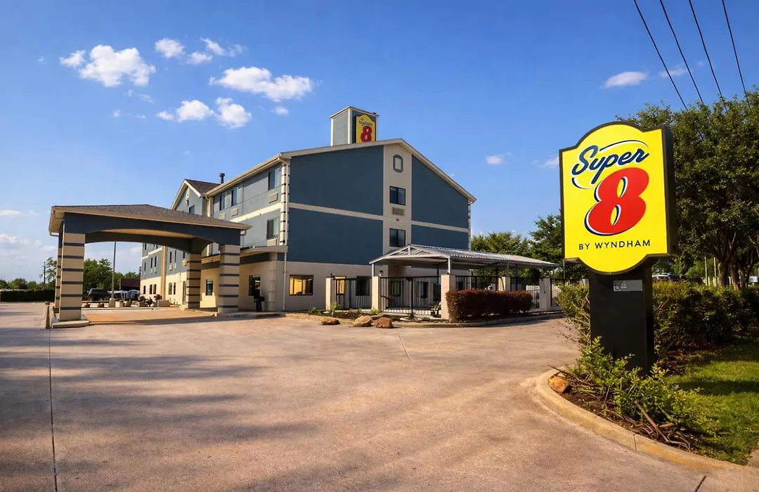 Super 8 By Wyndham Pasadena-1