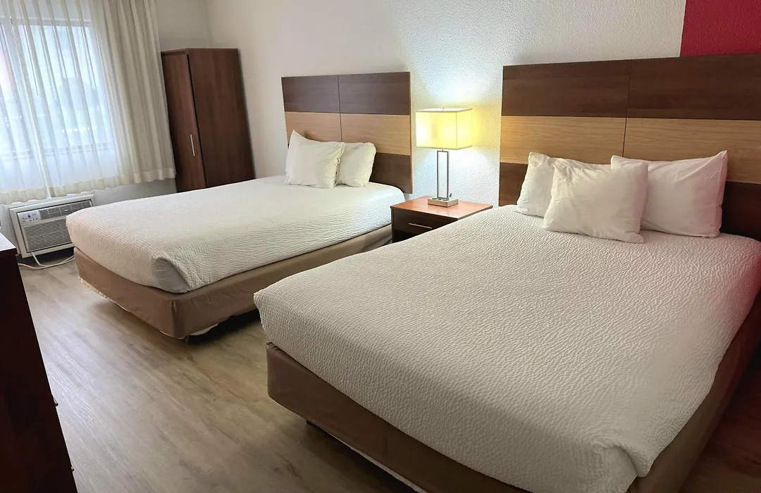 Ramada By Wyndham Effingham-1