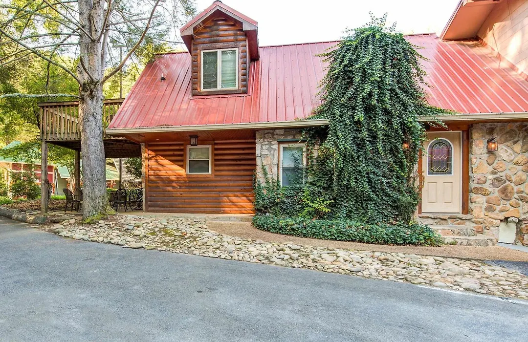 Quality Inn Creekside - Downtown Gatlinburg-1