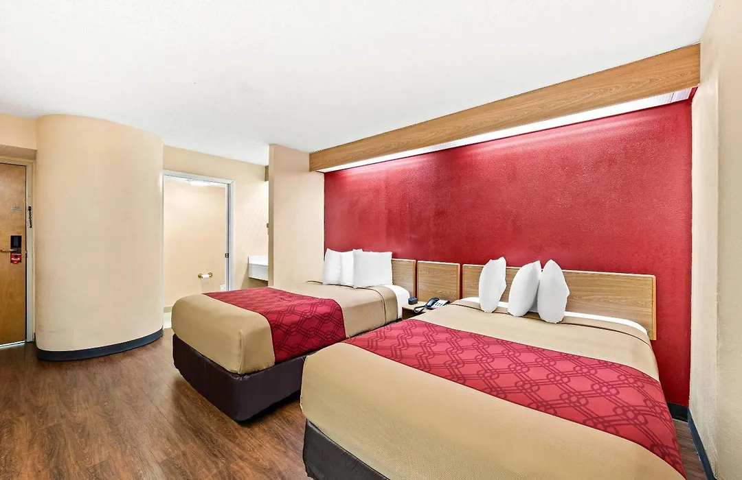 Econo Lodge London North-1