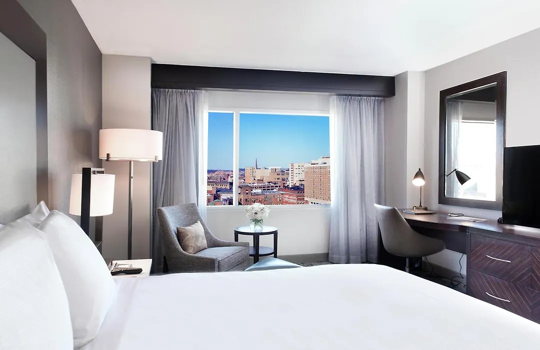 Hilton Baltimore Inner Harbor-1