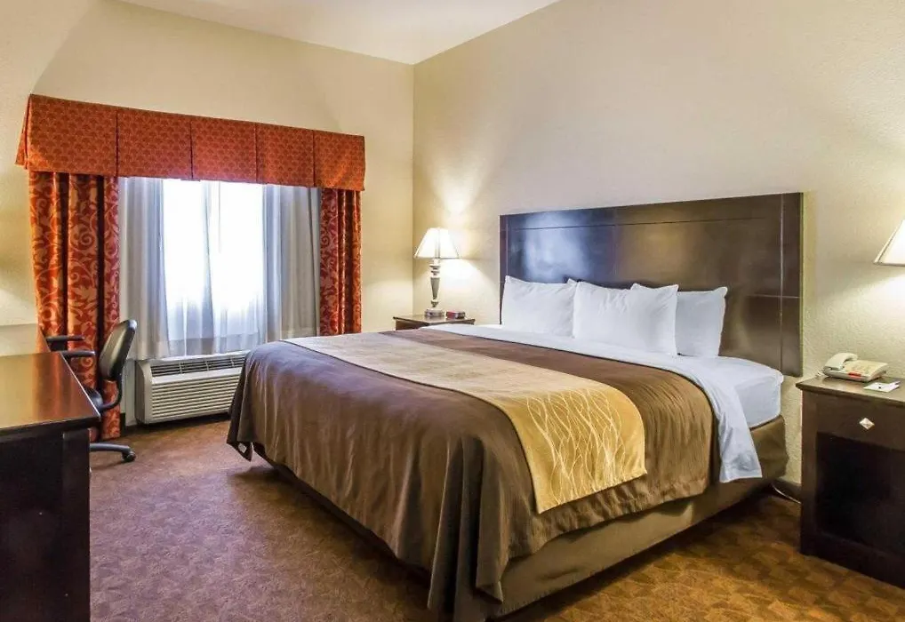 Comfort Inn & Suites Atoka-1