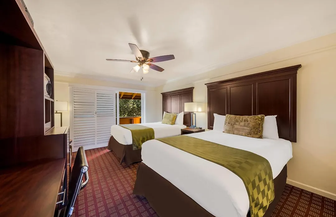 Clarion Collection Carmel Oaks Inn-1