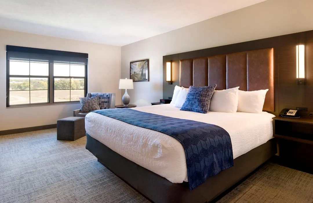 Clubhouse Hotel Sioux Falls-1