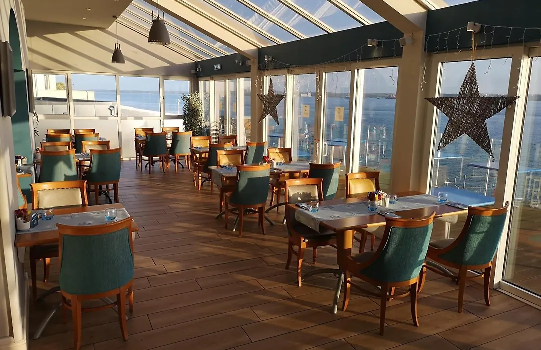 Watersedge Hotel-1