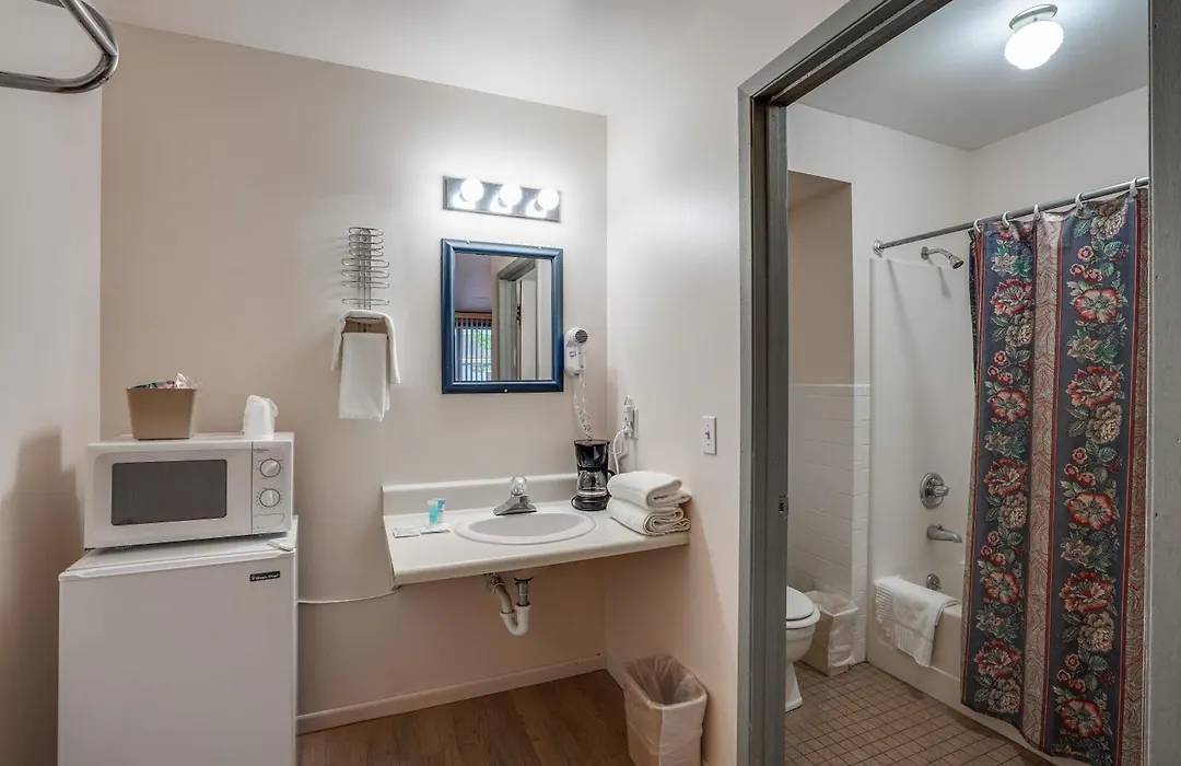 White Rose Inns & Motel-1