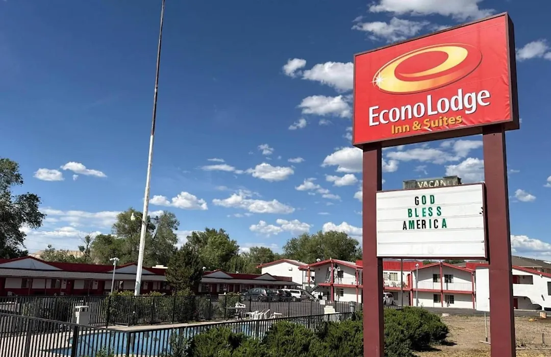 Econo Lodge Inn & Suites Montrose - Black Canyon Area-1