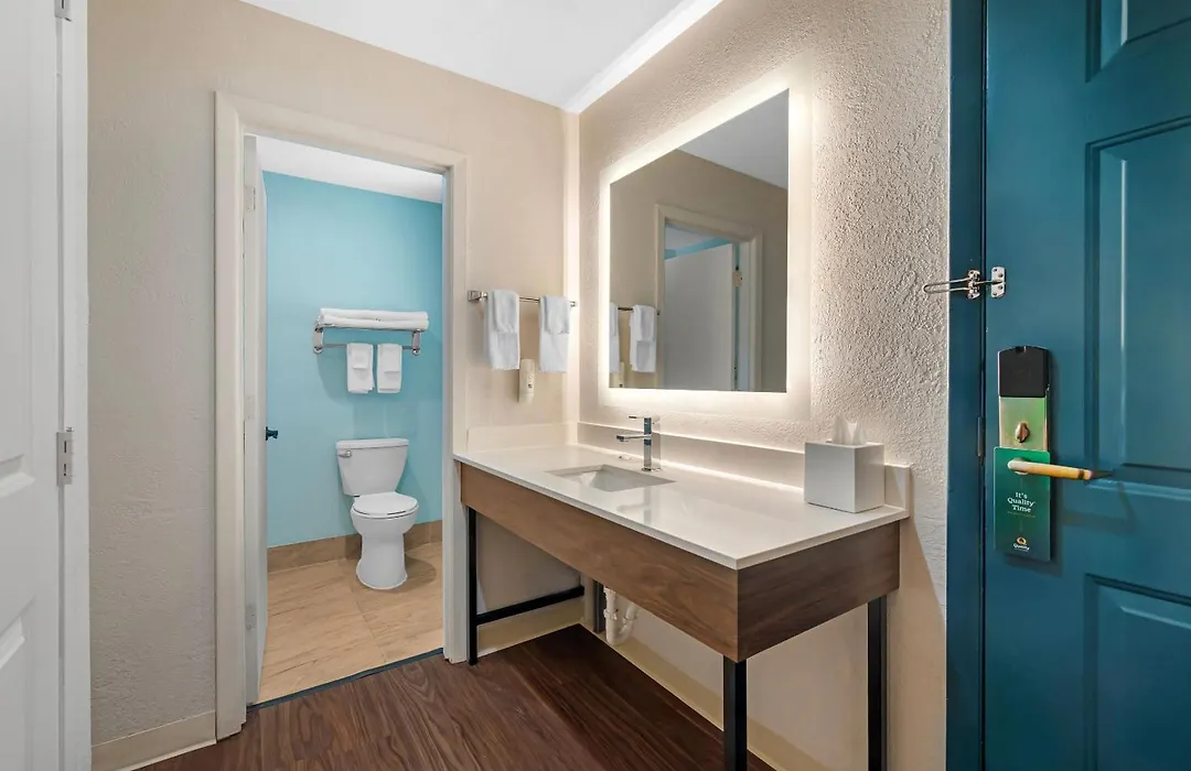 Quality Inn & Suites At Coos Bay-1