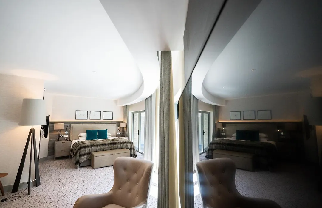 Lodore Falls Hotel & Spa-1
