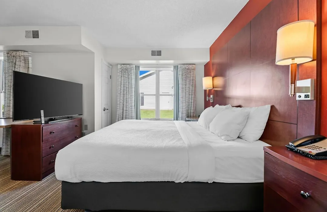 Mainstay Suites Appleton Airport - Fox River Mall Area-1