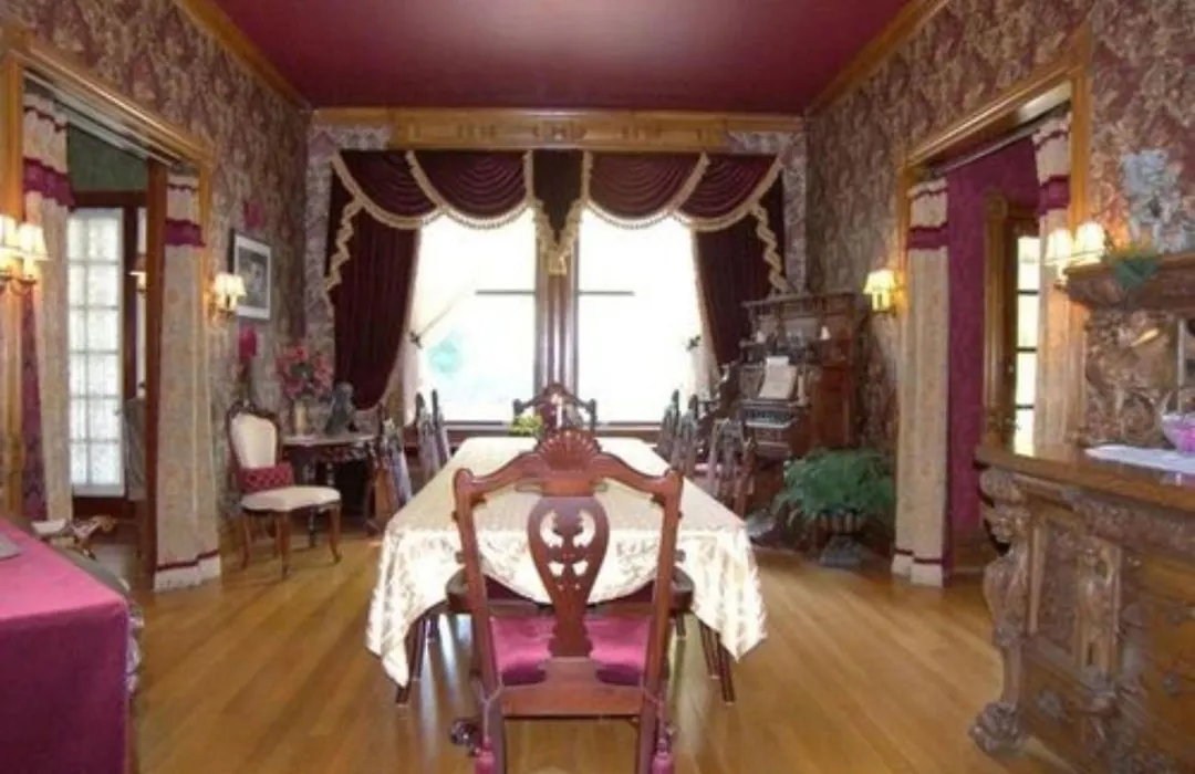 Alexander Mansion Bed And Breakfast-1
