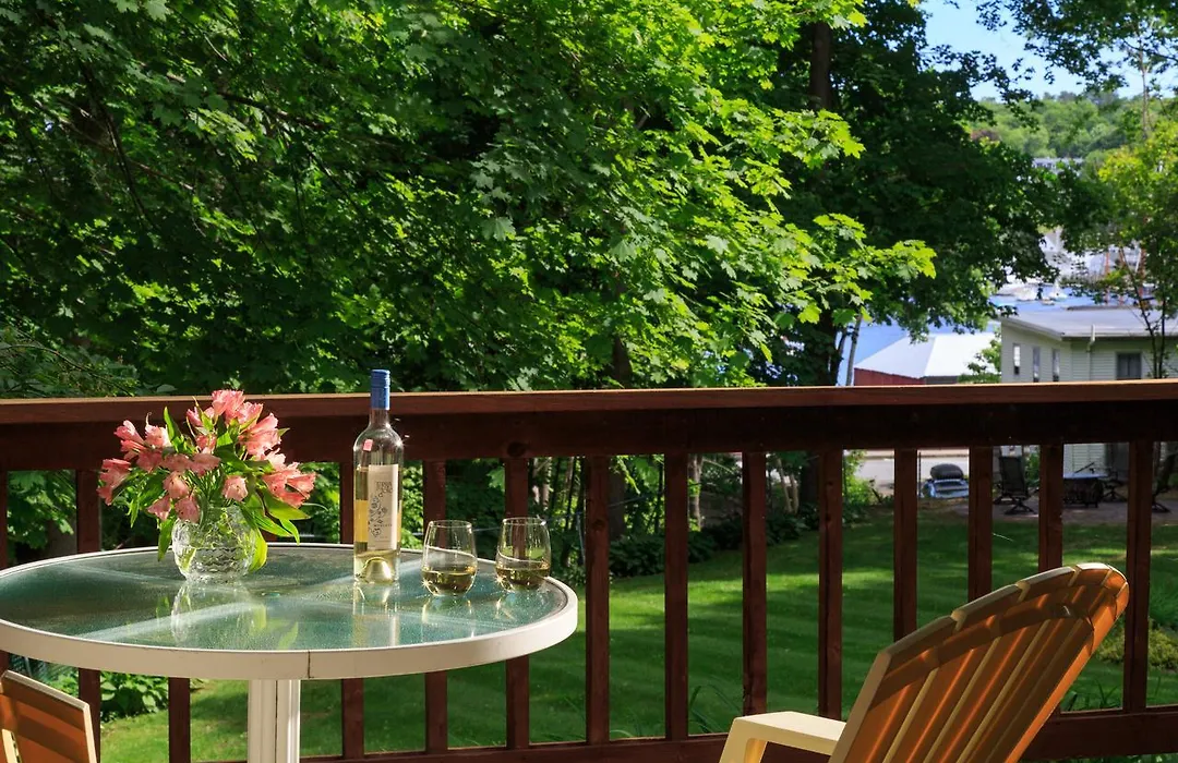 Hawthorn Inn-1