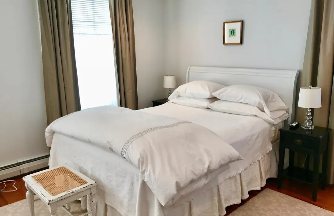 Hudson B&B-1