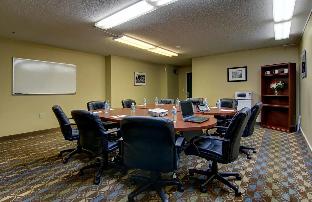 Intown Suites Extended Stay Marietta Ga - Roswell Rd-1
