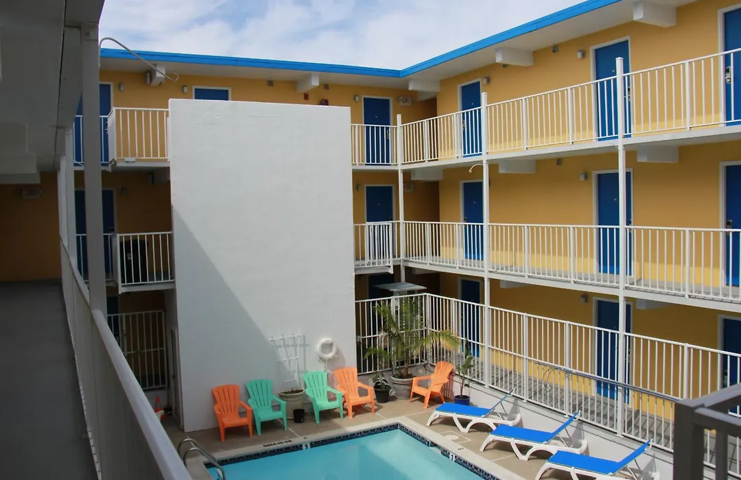 Seaside Inn & Suites-1