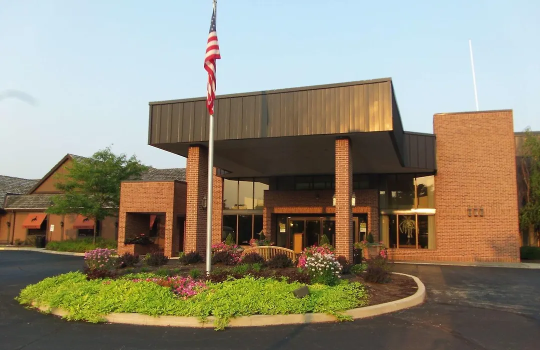 Ramada Plaza By Wyndham Fort Wayne Hotel & Conference Center-1