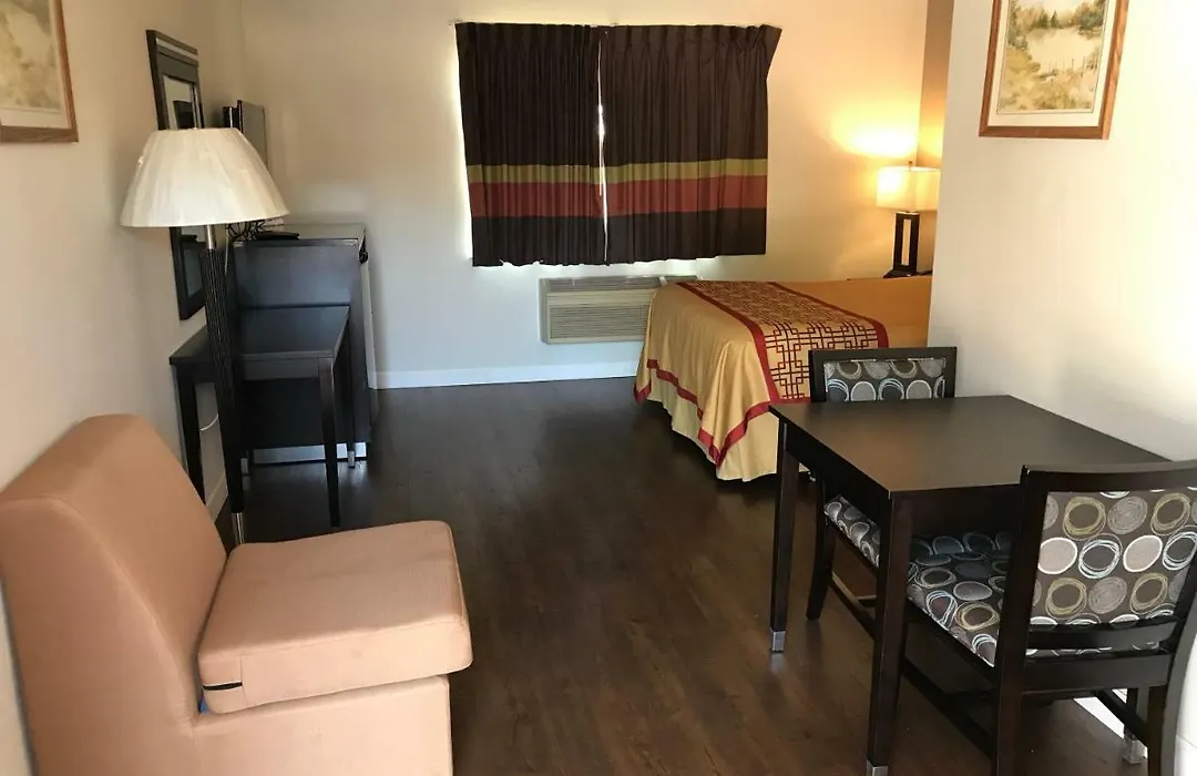 Manhattan Inn & Suites-1