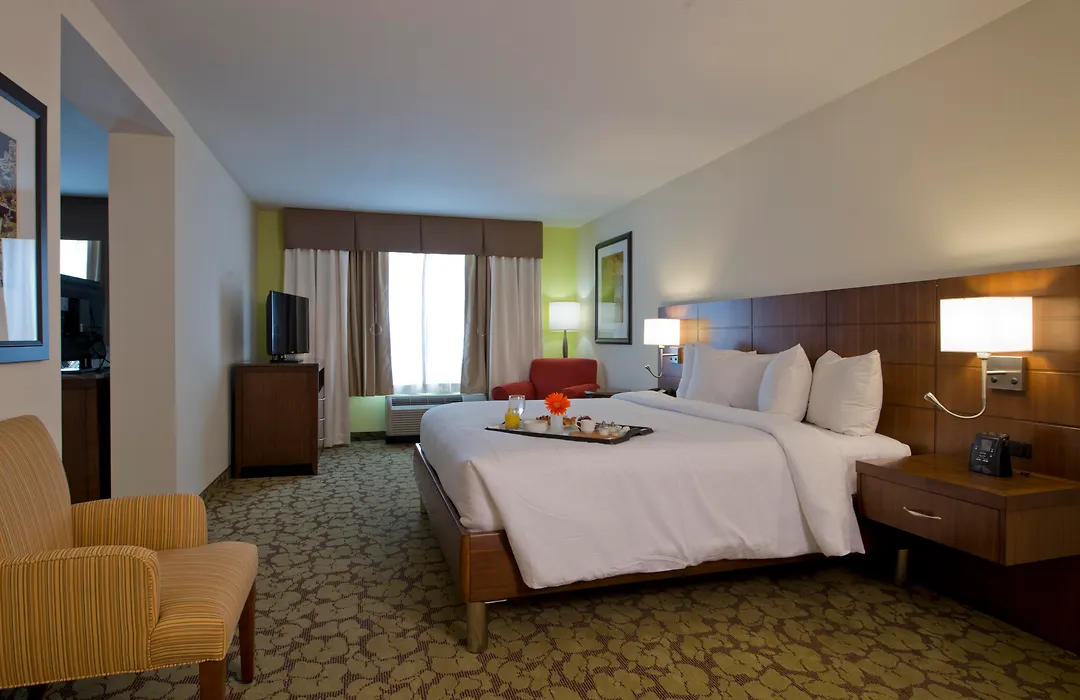 Graduate By Hilton Knoxville-1
