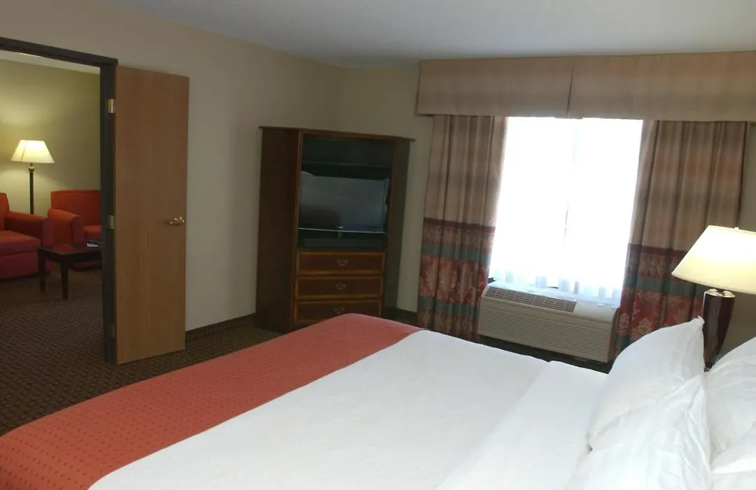 Holiday Inn Hotel & Suites Owatonna-1