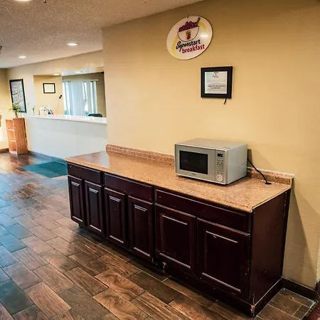 Super 8 By Wyndham Belen Nm-2