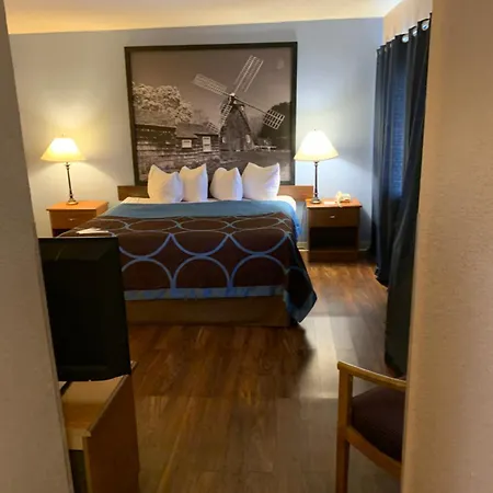 Super 8 By Wyndham Kingston-3