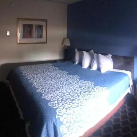 Aderi Hotel Lewisburg-2