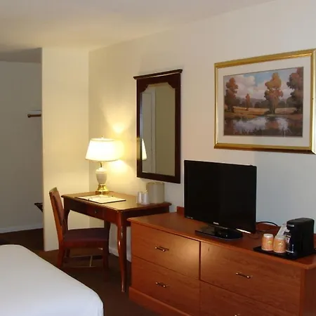 University Lodge-3