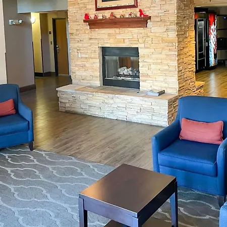Comfort Inn & Suites Midtown-3