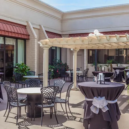 Wyndham Visalia-3