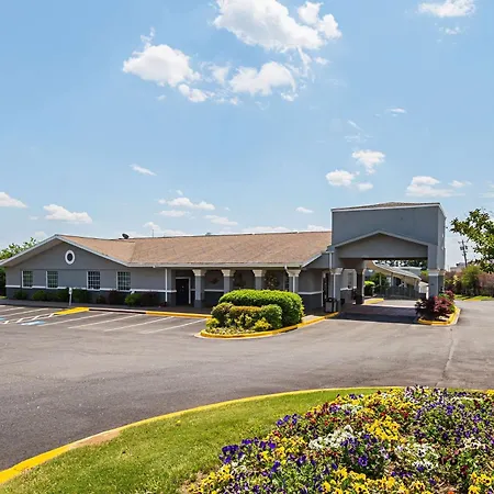 Quality Inn & Suites Greenville - Haywood Mall-2