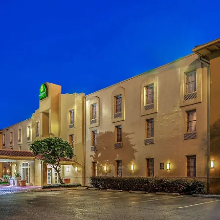 La Quinta Inn By Wyndham Houston Greenway Plaza Medical Area-2