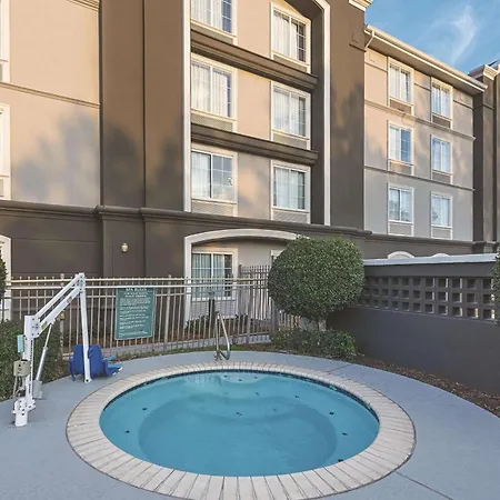 La Quinta Inn & Suites By Wyndham Shreveport Airport-2