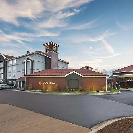 La Quinta Inn & Suites By Wyndham Shreveport Airport-3