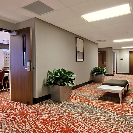 Hampton Inn & Suites Columbus-Downtown, Ohio-3