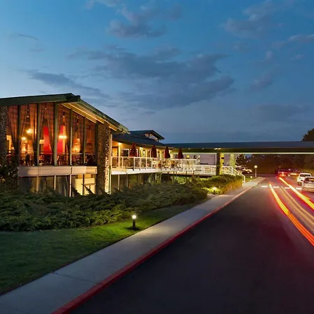 Ramada By Wyndham Spokane Airport-3