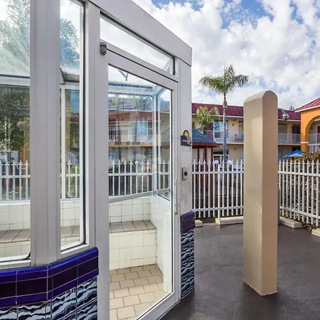 Days Inn & Suites By Wyndham Port Richey-2
