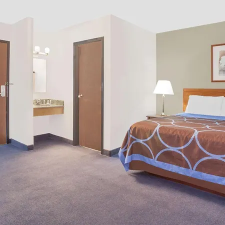 Super 8 By Wyndham Middletown-2