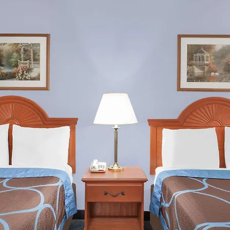Super 8 By Wyndham Middletown-3